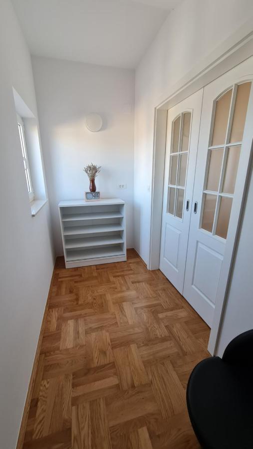 Apartmani Dami Новалья Экстерьер фото