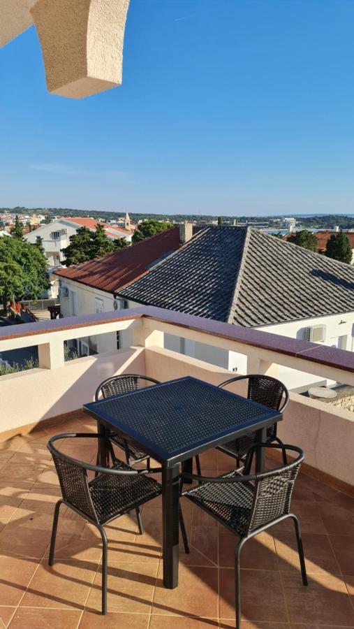 Apartmani Dami Новалья Экстерьер фото