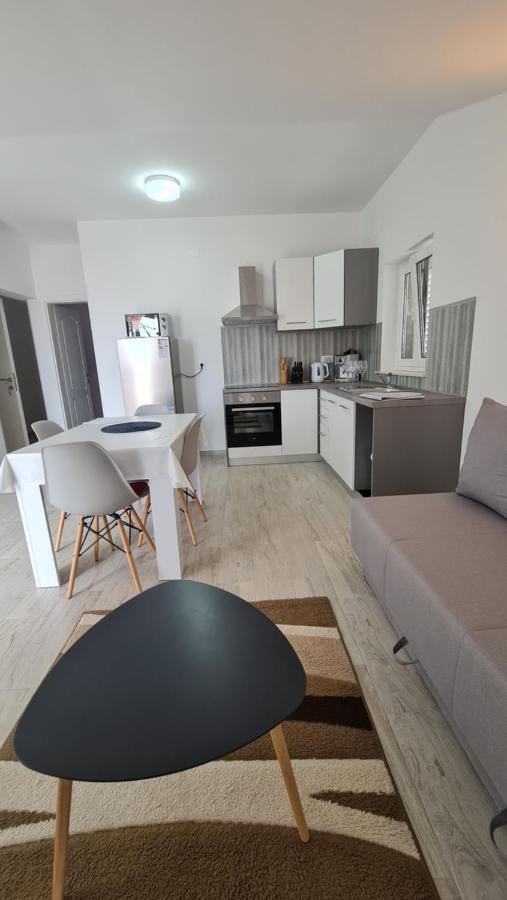 Apartmani Dami Новалья Экстерьер фото